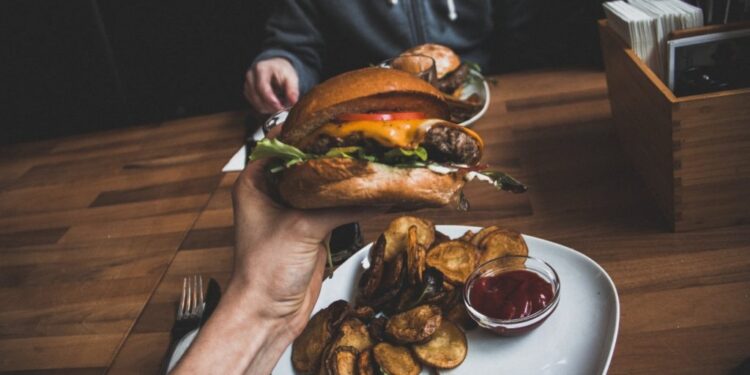 5-Unhealthy-Yet-Delicious-Fast-Food-Items-fnb-daily